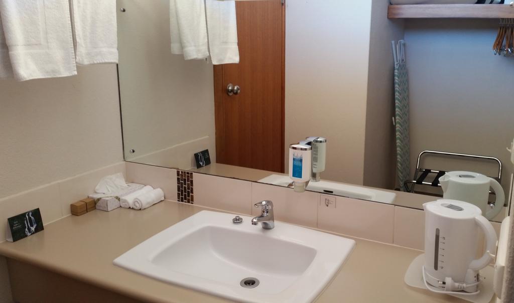 Coonawarra Motor Lodge Penola Bagian luar foto