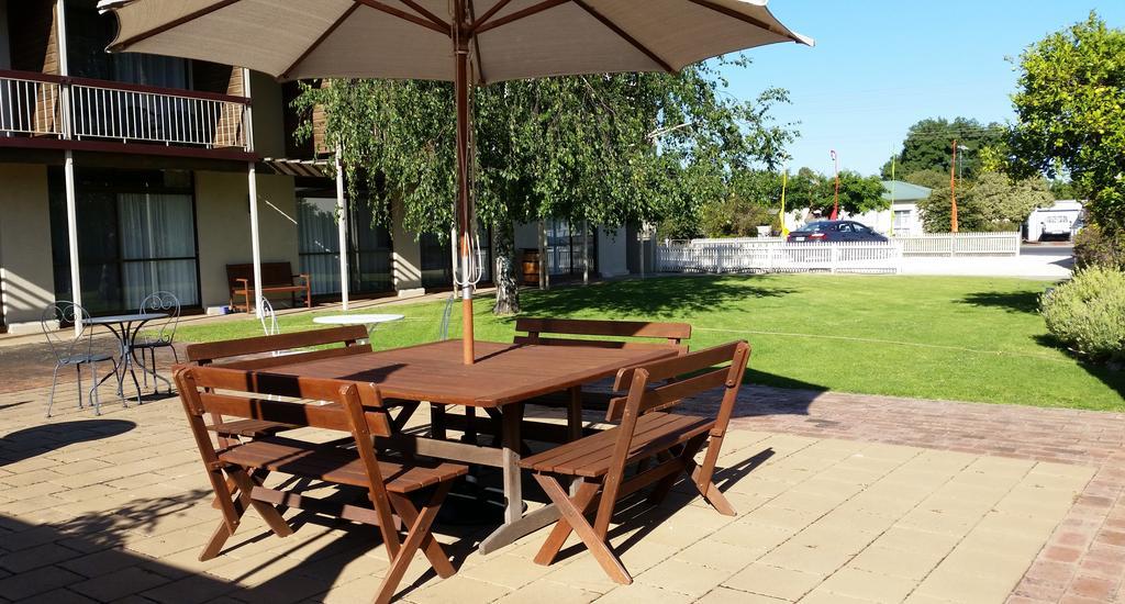 Coonawarra Motor Lodge Penola Bagian luar foto