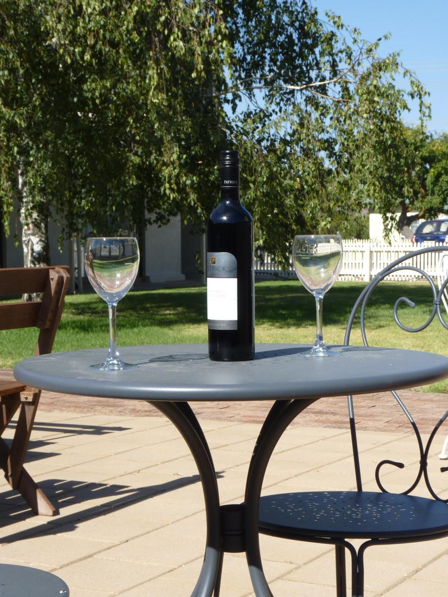 Coonawarra Motor Lodge Penola Bagian luar foto