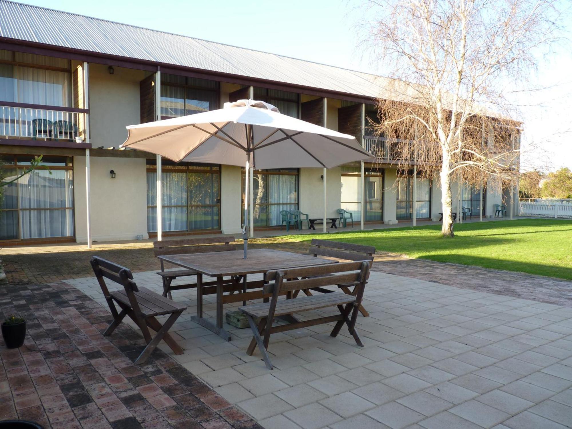 Coonawarra Motor Lodge Penola Bagian luar foto