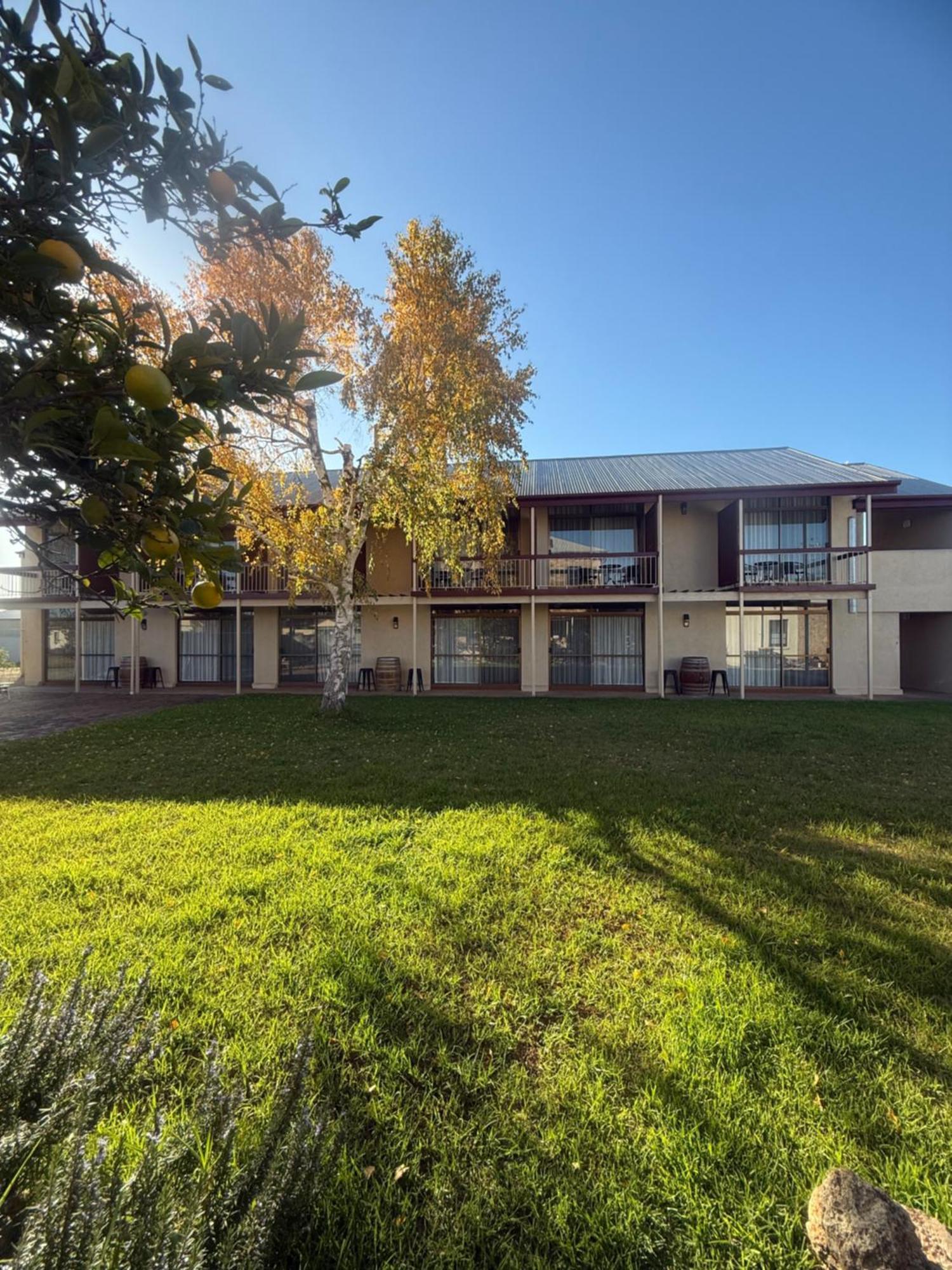 Coonawarra Motor Lodge Penola Bagian luar foto