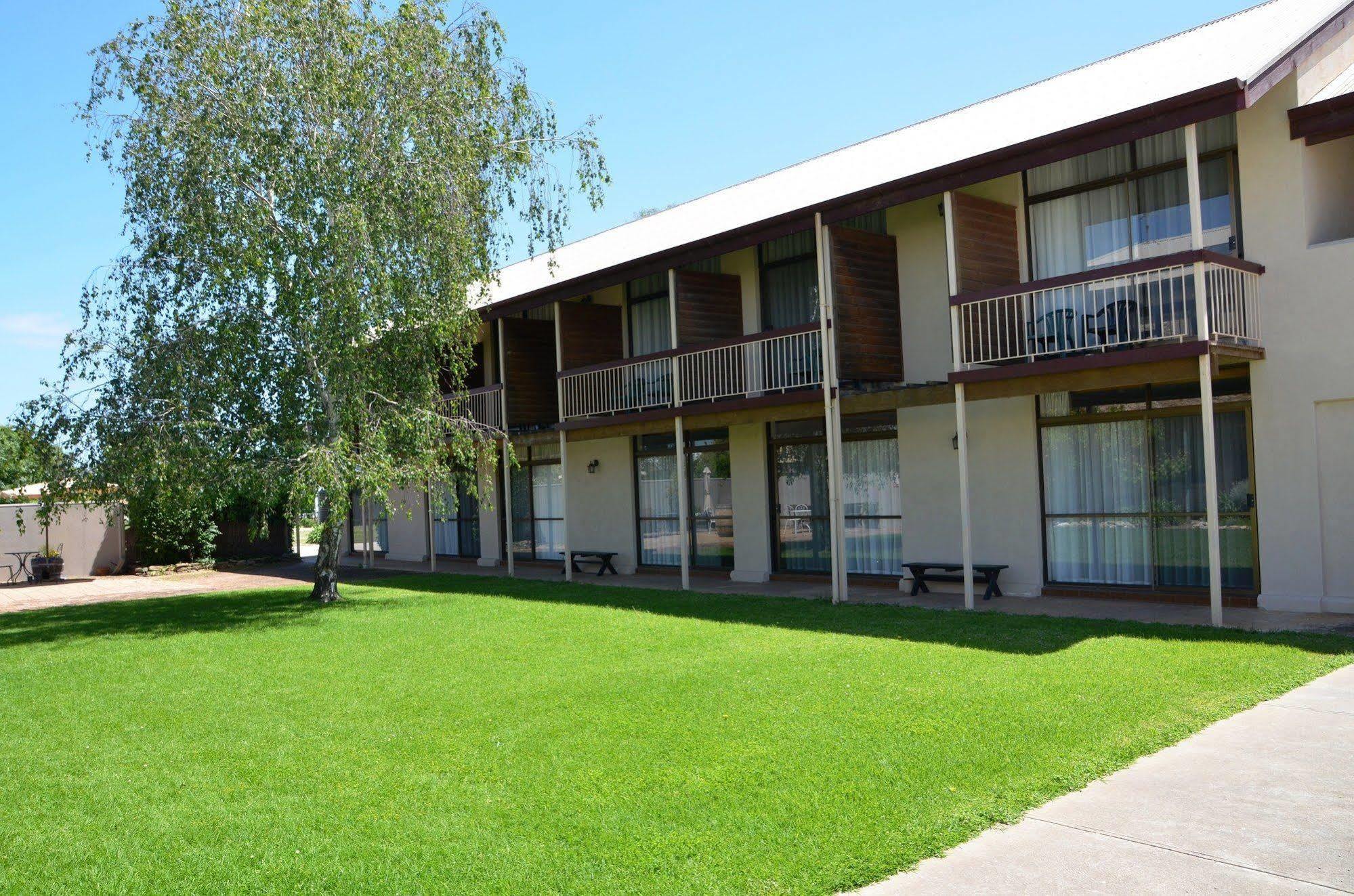 Coonawarra Motor Lodge Penola Bagian luar foto